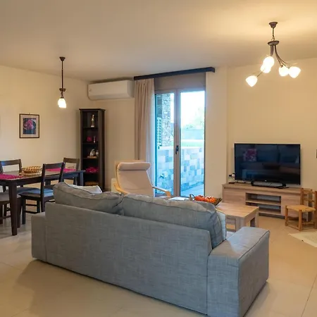 Villa Polyxeni Lavender 150m From The Sea *