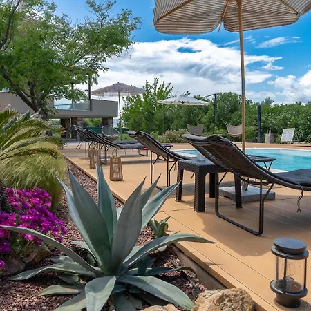 Villa Polyxeni Lavender 150m From The Sea