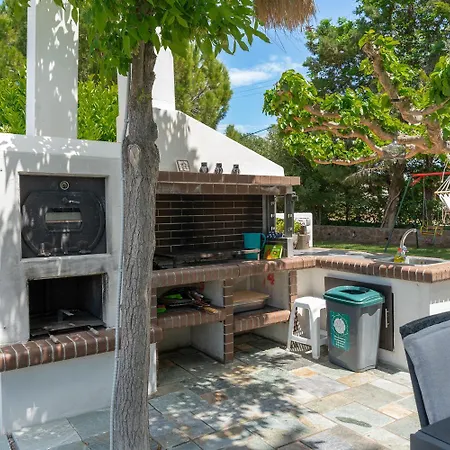 Villa Polyxeni Lavender 150m From The Sea